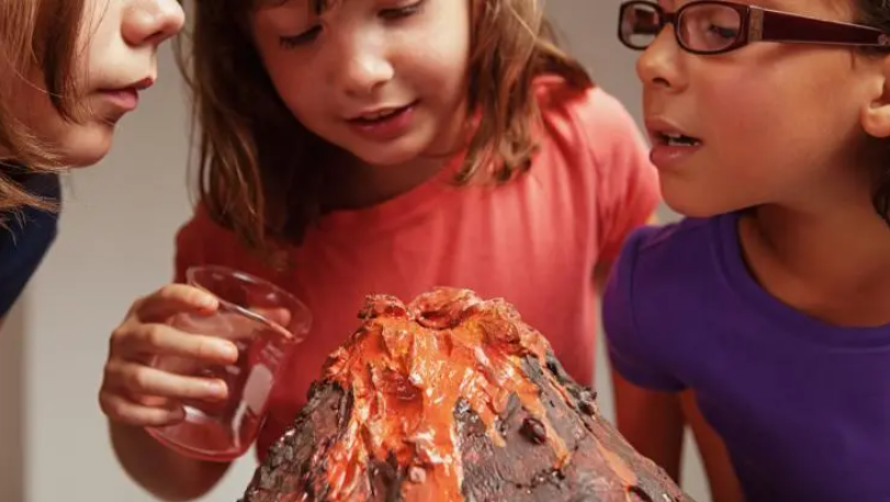 “How to Make Slime” and 6 More Science Activities for Kids on Rainy Days